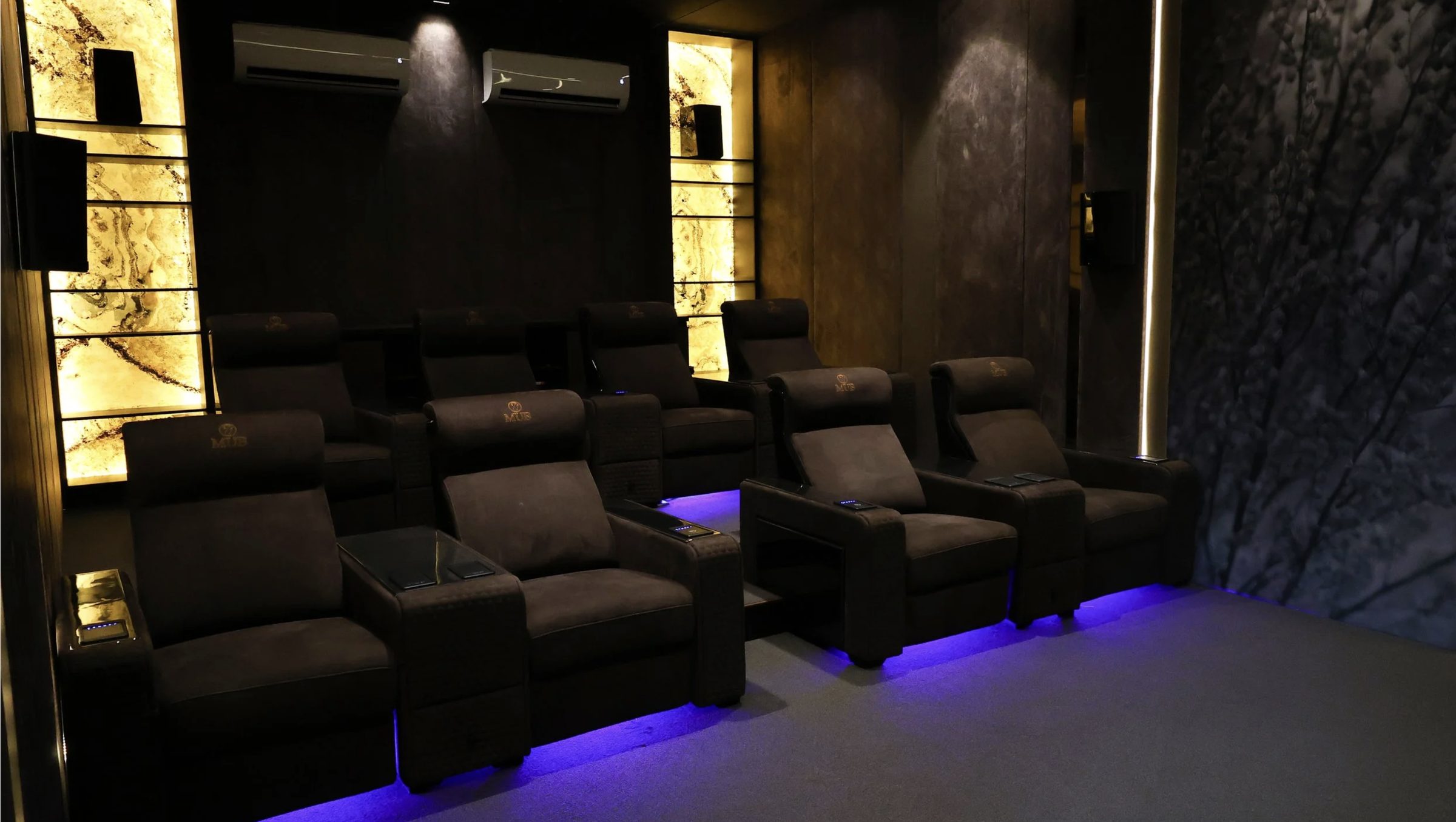 Stanley Seats image 1